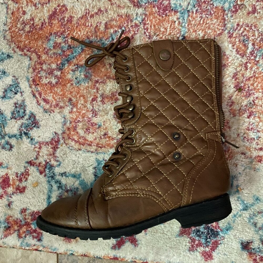 pretty boots...